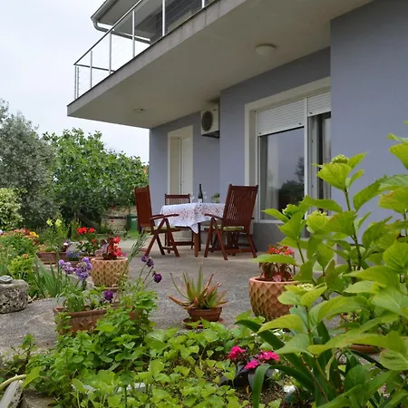 Vito & Maria Eco Friendly Apartment Banjole